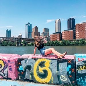 Meet your Posher, Lauren